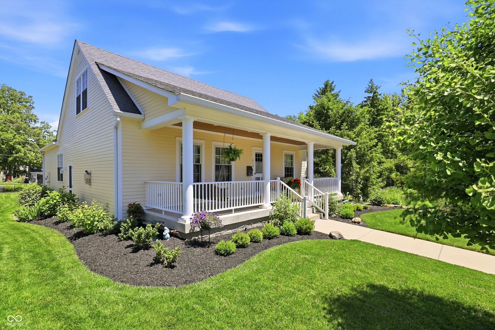 Property Photo:  810 W Pine Street  IN 46077 