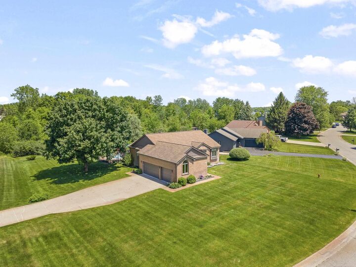 Property Photo:  10690 Oxbow Heights Drive  MI 48386 