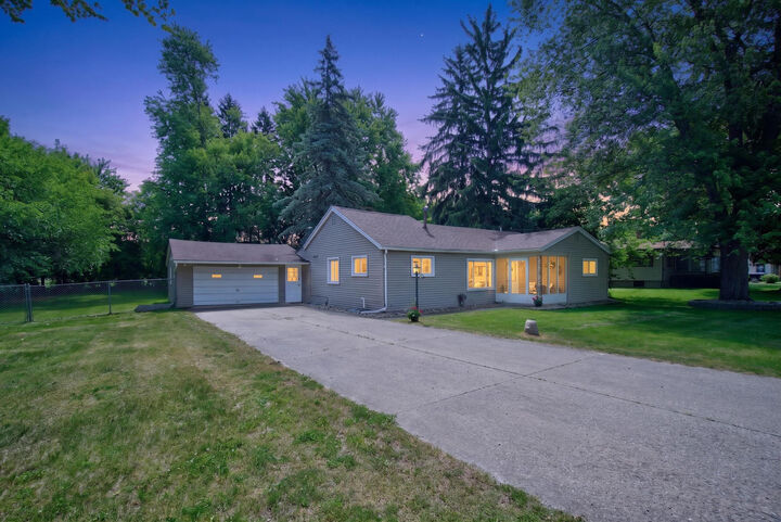 Property Photo: 539 Jacqueline Street MI 49202