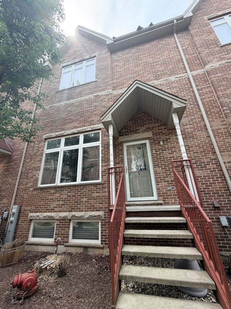 Property Photo: 3607 W 53rd Street 5 IL 60632