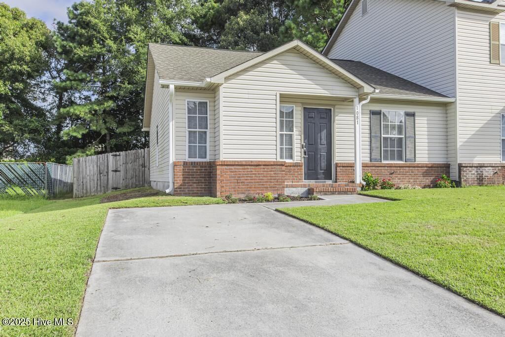 Property Photo:  1081 W Pueblo Drive  NC 28546 