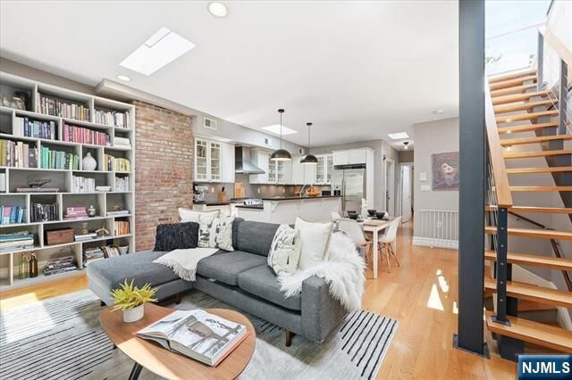 Property Photo:  247 2nd Street 3  NJ 07302 