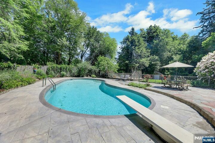Property Photo:  22 Crest Road  NJ 07642 