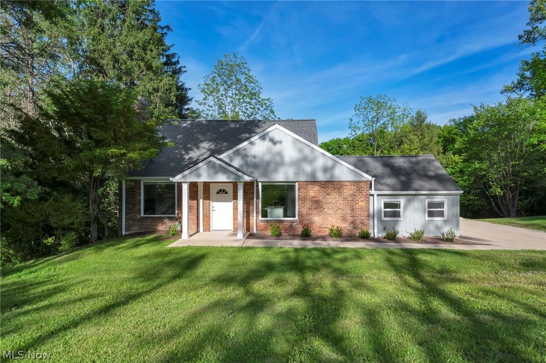 Property Photo:  3975 Ellendale Road  OH 44022 