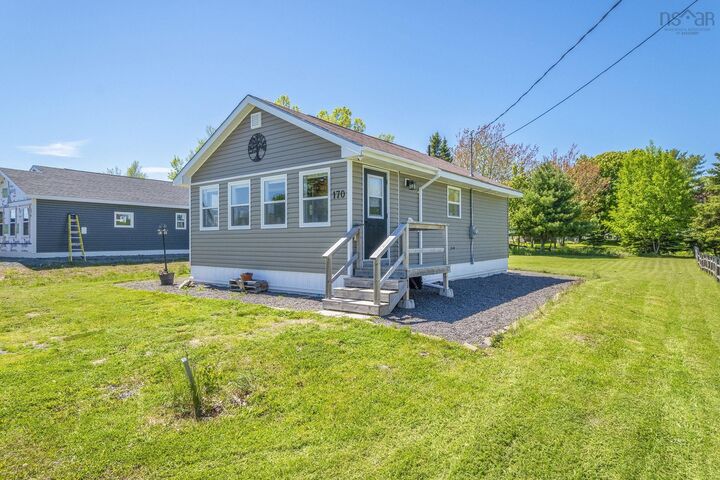 170 Oak Street — photo 1