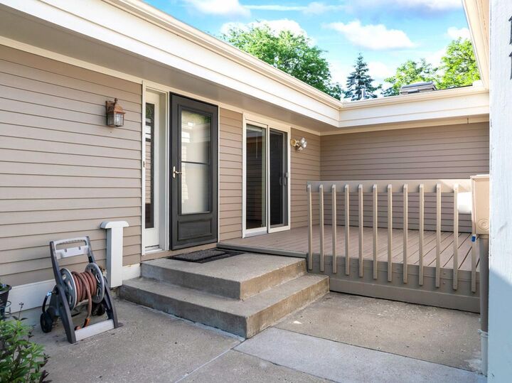 Property Photo:  711 Lincoln Street N  MN 55057 
