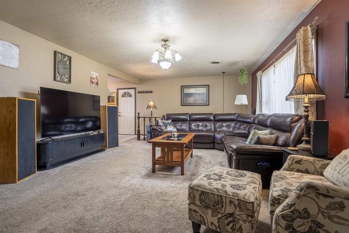 Property Photo:  814 3rd St  IA 51038 