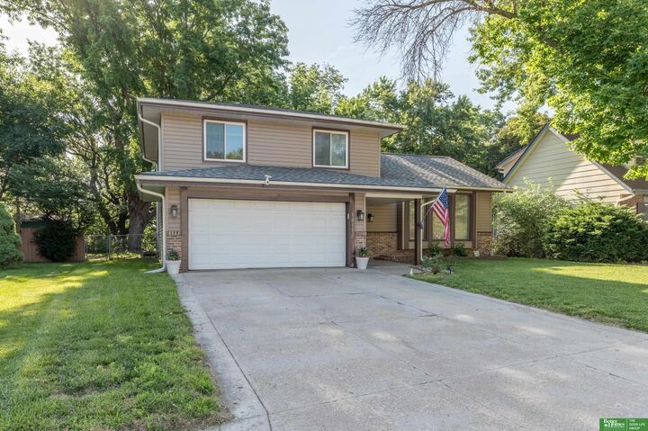 Property Photo: 1011 Bluff Street NE 68005