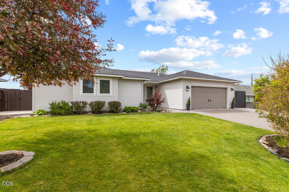 Property Photo: 7464 Ruth Drive OR 97603