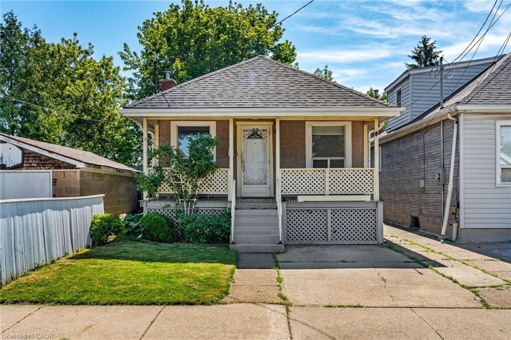 Property Photo:  22 Agnes Street  ON L8H 4H2 