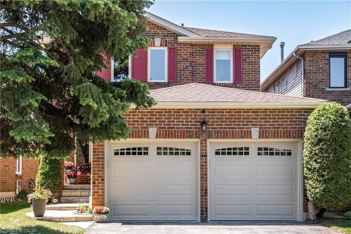 Property Photo:  3357 Wilmar Crescent  ON L5L 4C2 