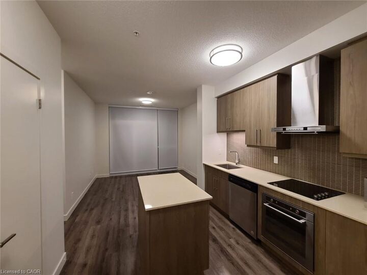Property Photo:  2087 Fairview Street 901  ON L7R 0E5 