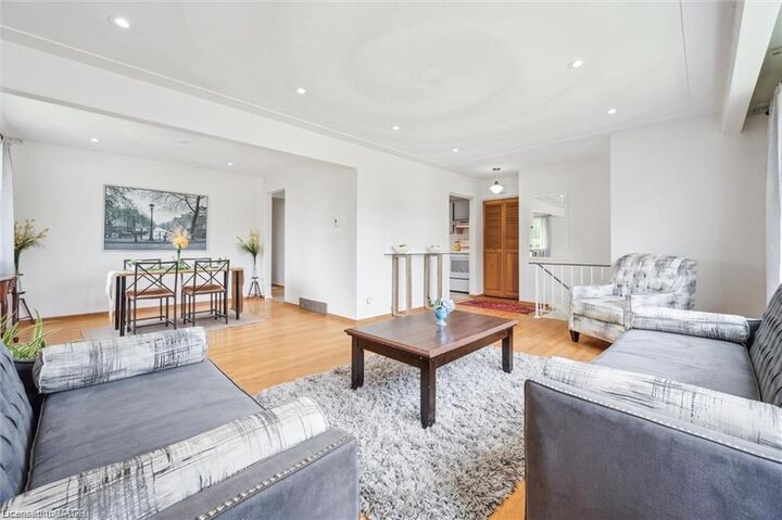 Property Photo:  11 Van Horne Place  ON N2P 1J8 