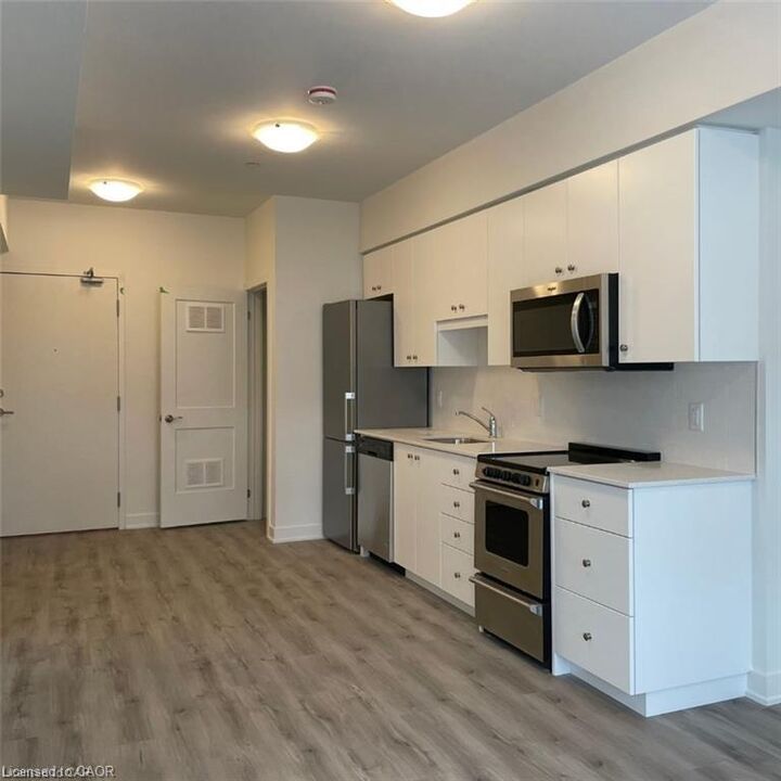 Photo de la propriété:  110 Fergus Avenue 432  ON N2A 2H2 