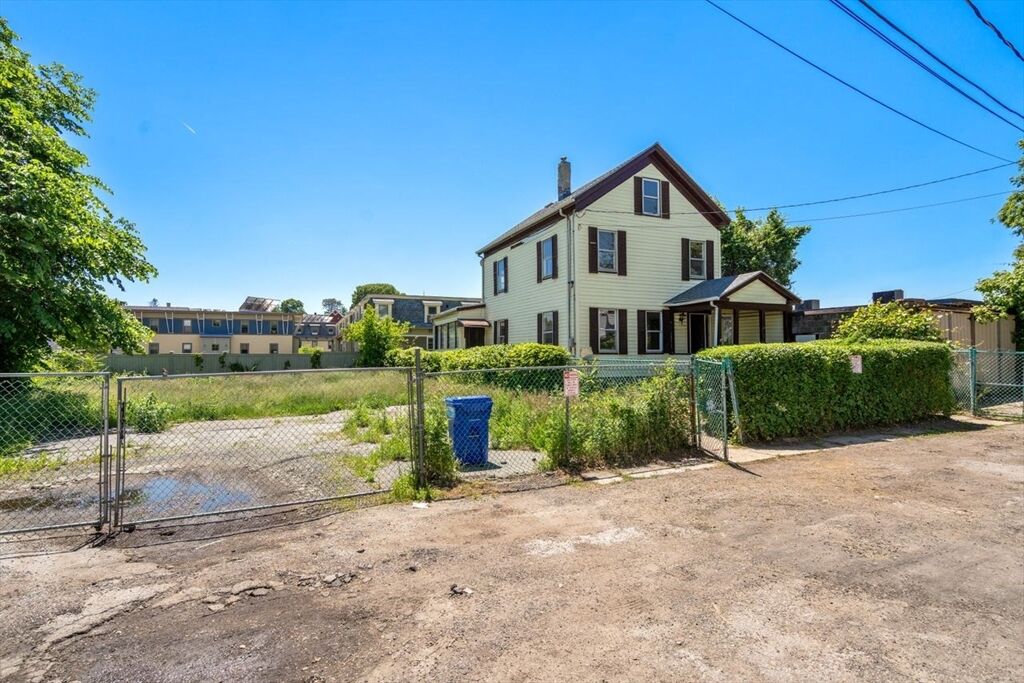 Property Photo:  2 Magnolia Pl  MA 02125 