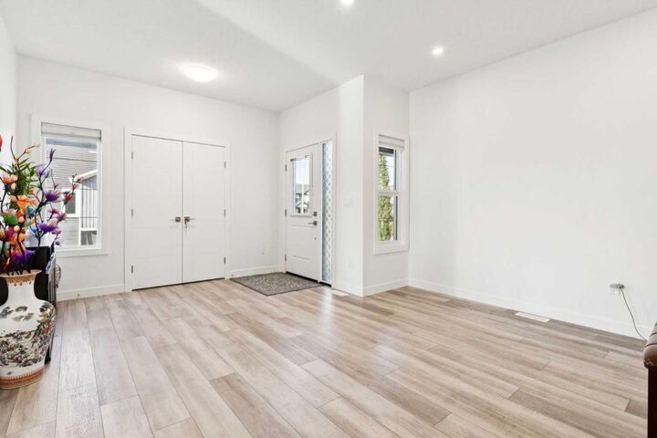 Property Photo:  51 Midgrove Drive SW  AB T4B 5K7 