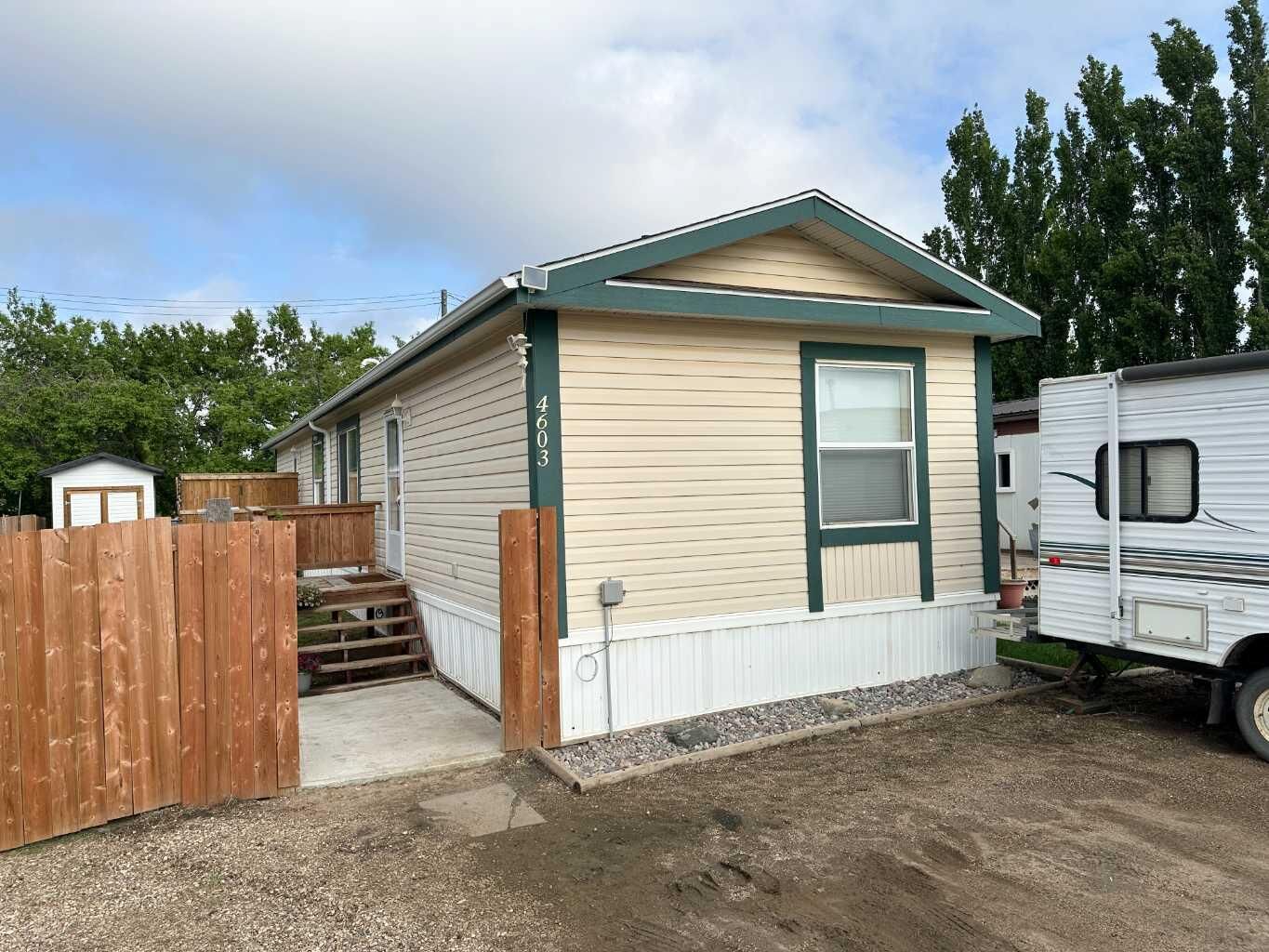 Photo de la propriété:  4603 50 Street  AB T9X 1Y4 