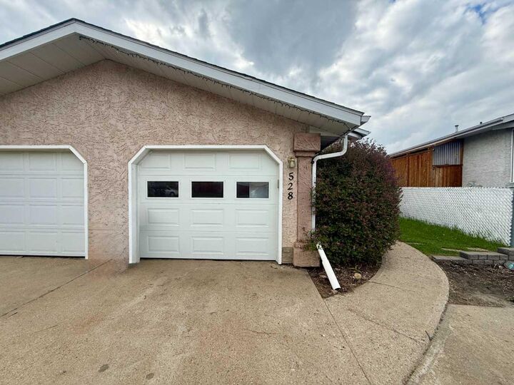 Property Photo:  528 16 Street  AB T9W 1J7 