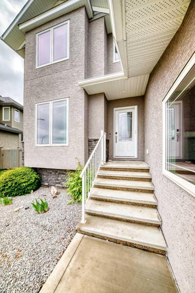 Property Photo:  8 Eva Crescent  AB T4L 1Z2 