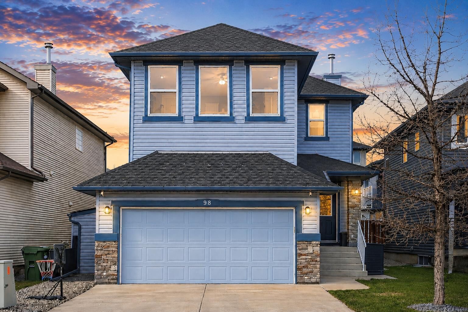 Property Photo:  98 Evanscove Circle NW  AB T3P 0A1 