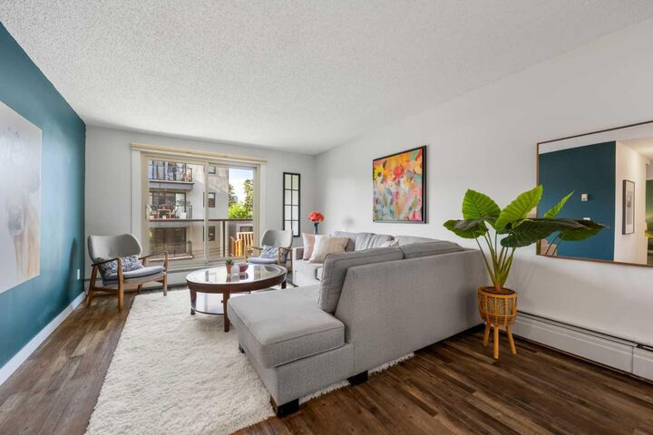 Property Photo:  130 25 Avenue SW 410  AB T2S 0K9 