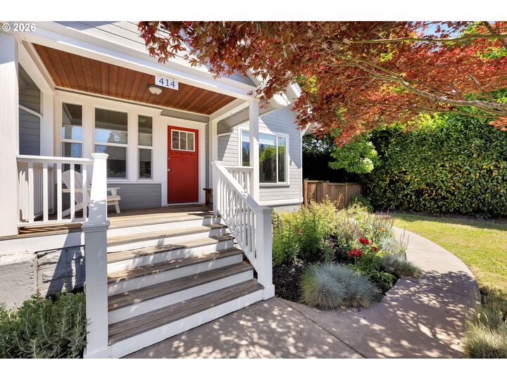 Property Photo:  414 W 30th St  WA 98660 