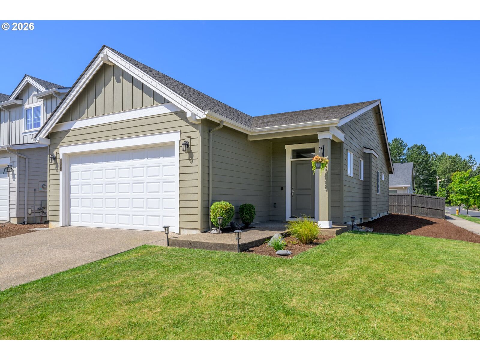 Property Photo:  1423 NW Campanella Way  OR 97023 