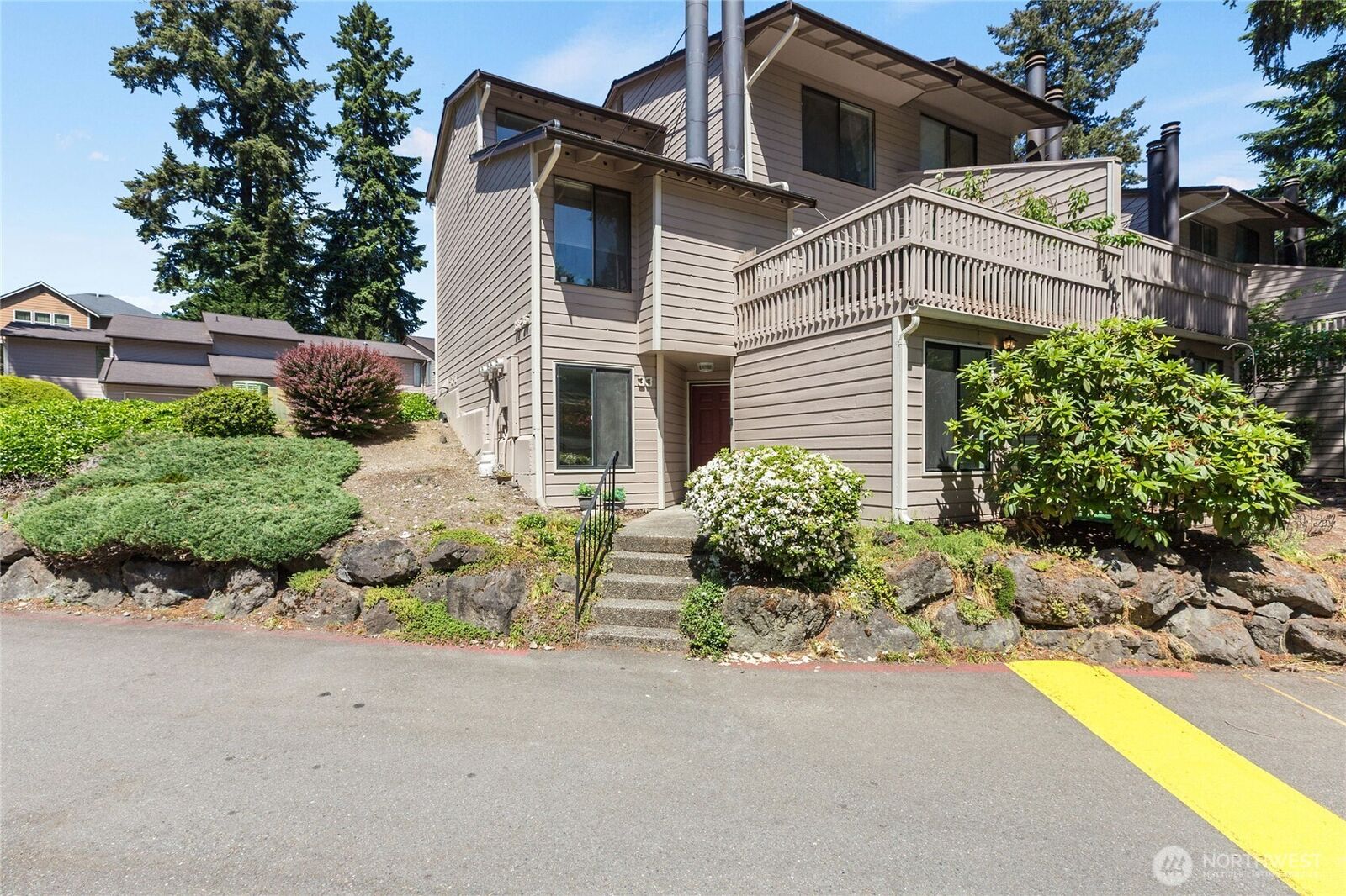 Property Photo:  1555  Union Avenue NE 33  WA 98059 