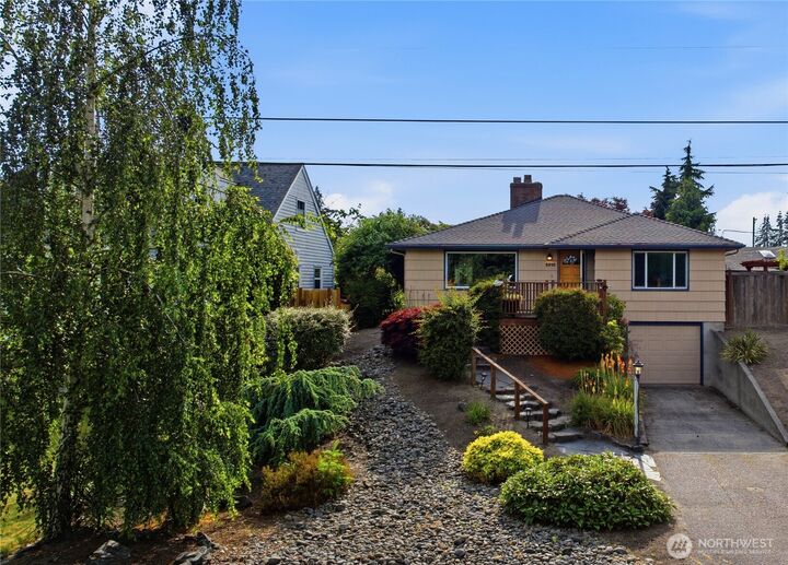 Property Photo:  2210 N Mason Avenue  WA 98406 