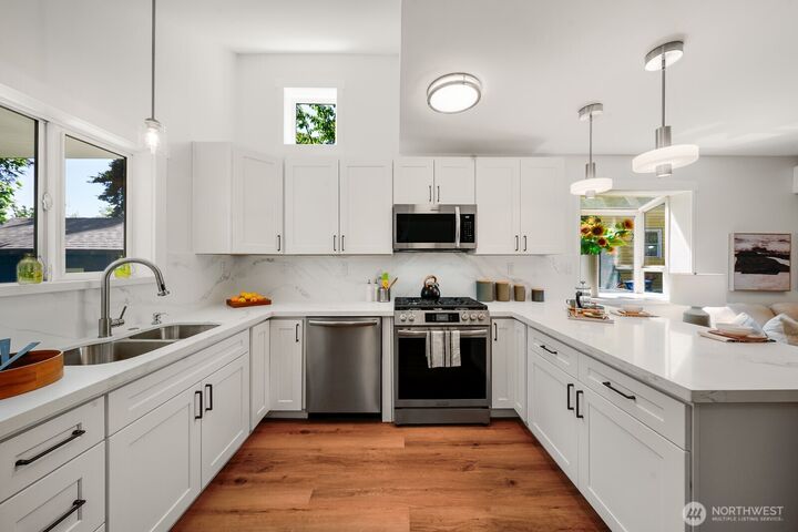 Property Photo:  11720  Evanston Avenue N  WA 98133 