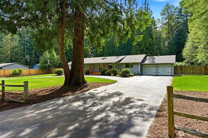 Property Photo: 21526 99th Ave SE WA 98296