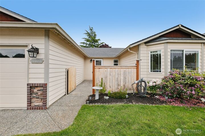 Property Photo:  19029  45th Drive NE  WA 98223 