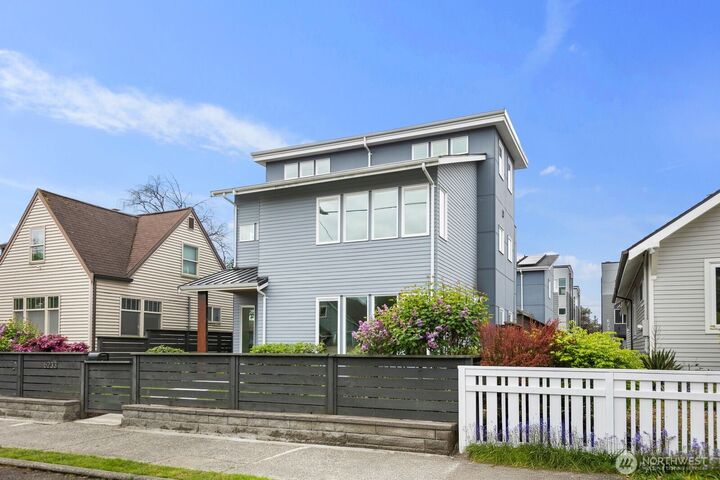 Property Photo: 6233 Carleton Avenue S WA 98108