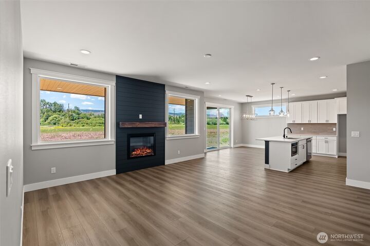 Property Photo: 600 Thorp Landing Lane WA 98946