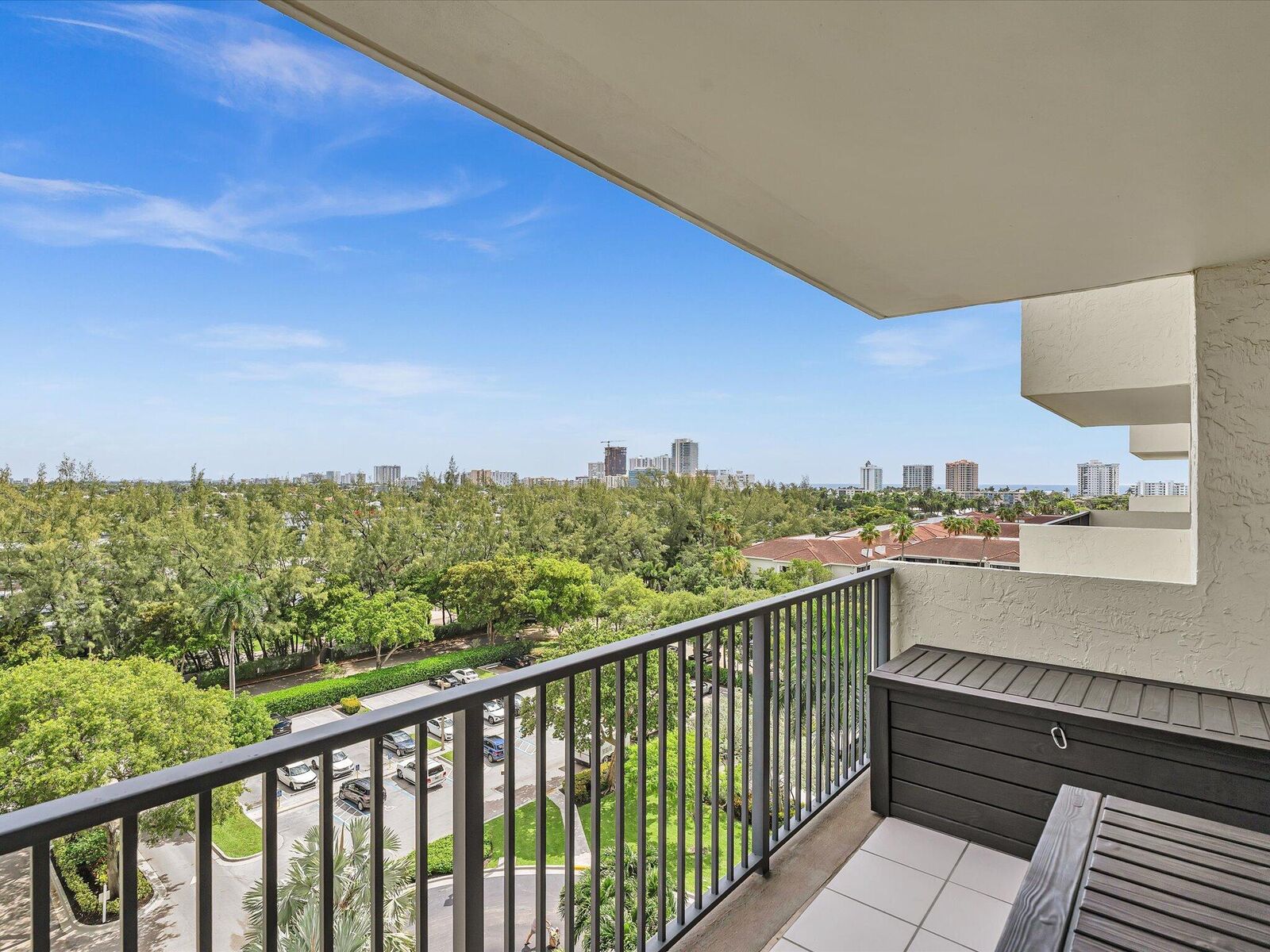Property Photo:  3200 N Port Royale Dr Drive N 910  FL 33308 