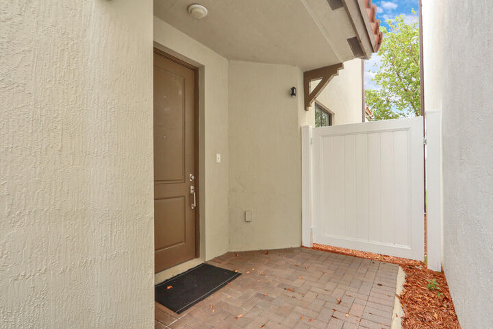 Property Photo: 4008 Sequoia Place FL 33410
