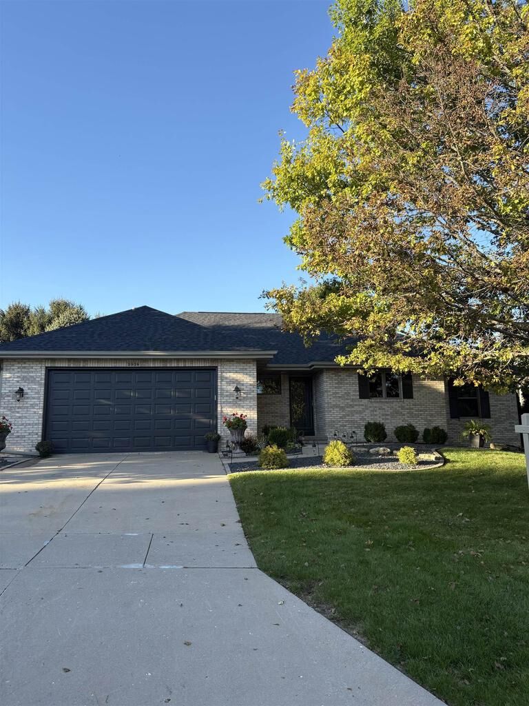 Property Photo:  2938 Yale Drive  WI 53548 