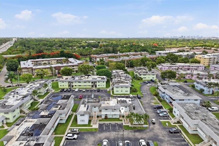 Property Photo:  7680 SW 82nd St H121  FL 33143 