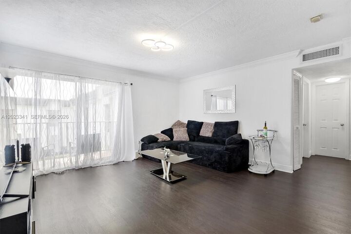 Property Photo:  7232 SW 94th Pl E6  FL 33173 