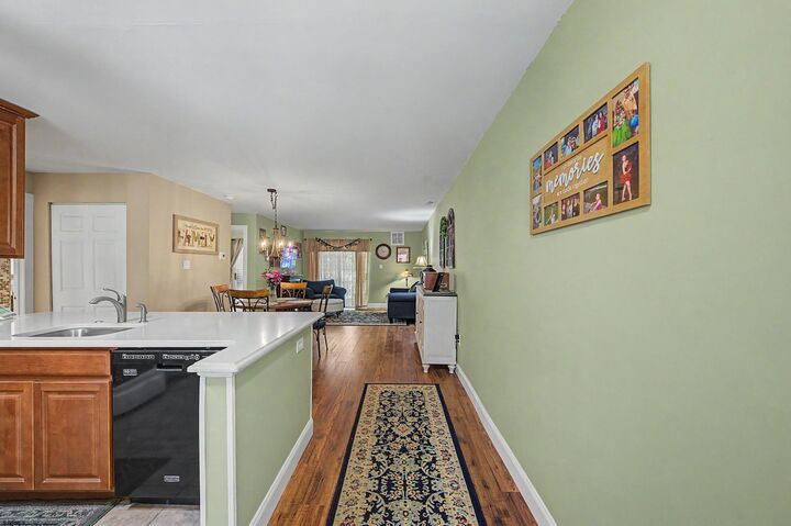 Property Photo:  1552 Benjamin Franklin Ct 552  NJ 08330 