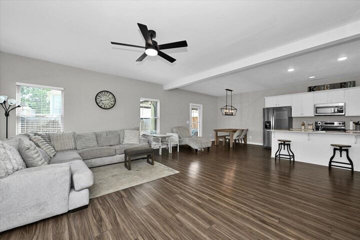 Property Photo:  2118 Sullivan Dr SW  AL 35055 