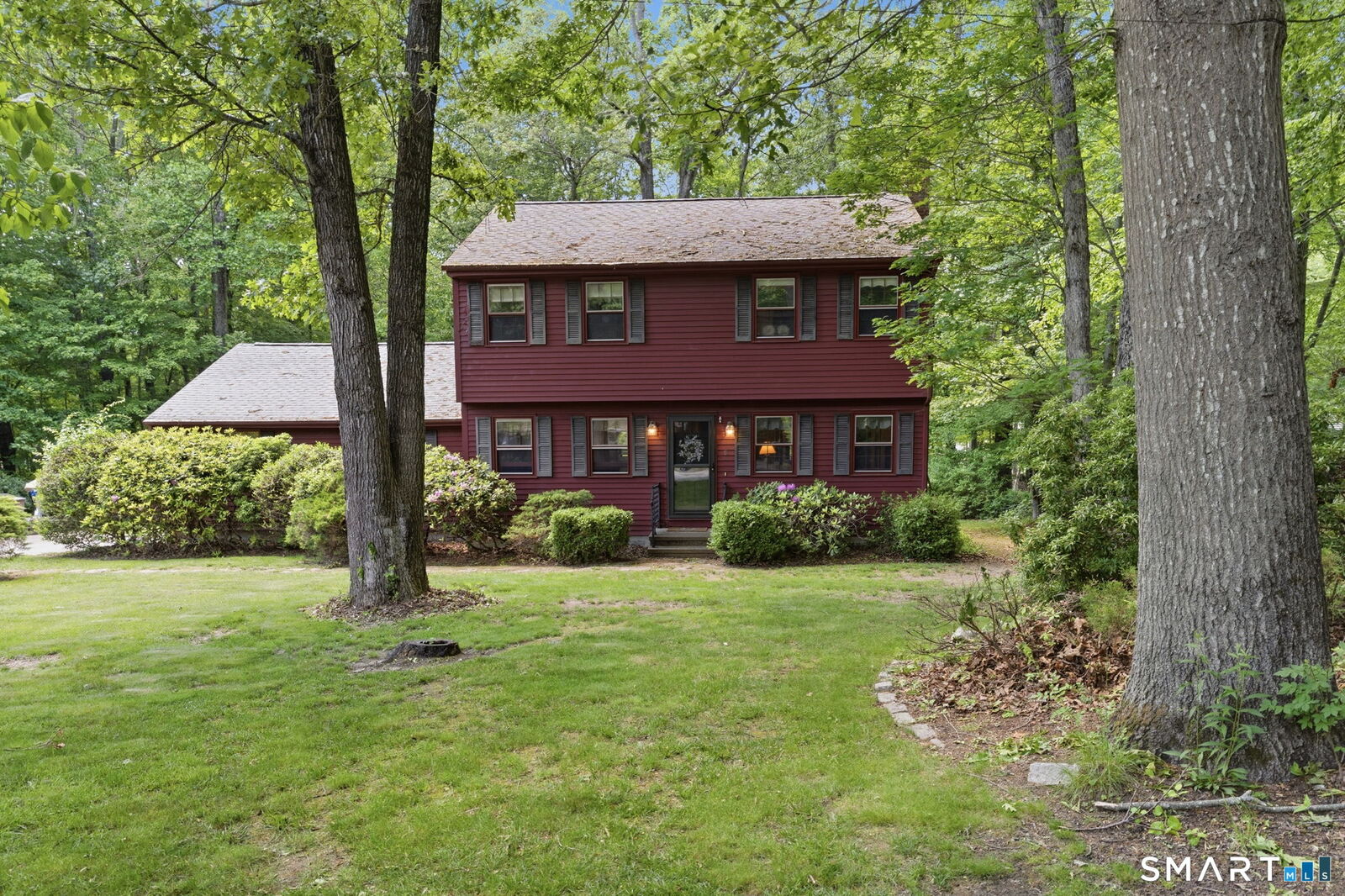 Property Photo: 8 Cypress Way CT 06357