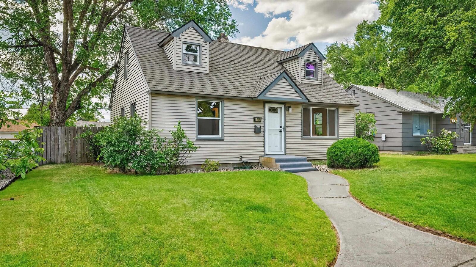 Property Photo:  5417 N Adams St  WA 99205 