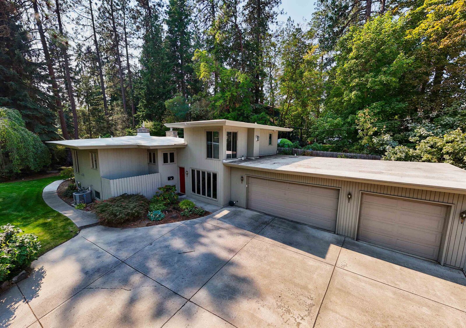 Property Photo:  1003 E 16th Ave  WA 99203 