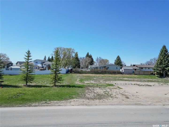 Property Photo:  1617 Broadway Avenue  SK S0G 3N0 
