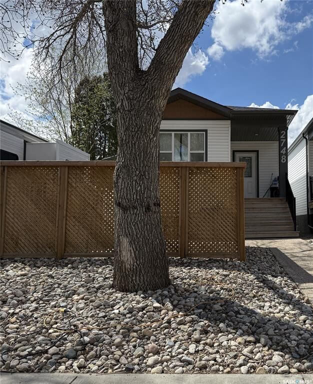2748 Mackay Street — photo 1
