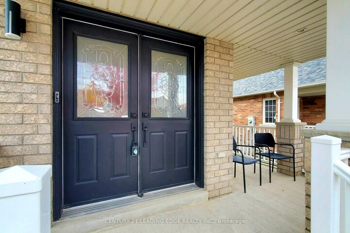 Property Photo:  29 Pardon Avenue  ON L1P 1V1 