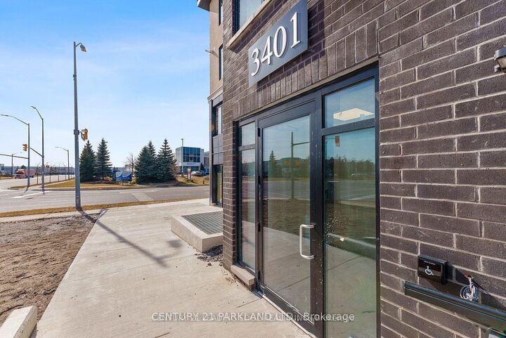 Property Photo: 3401 Ridgeway Drive 416 ON L5L 5T3