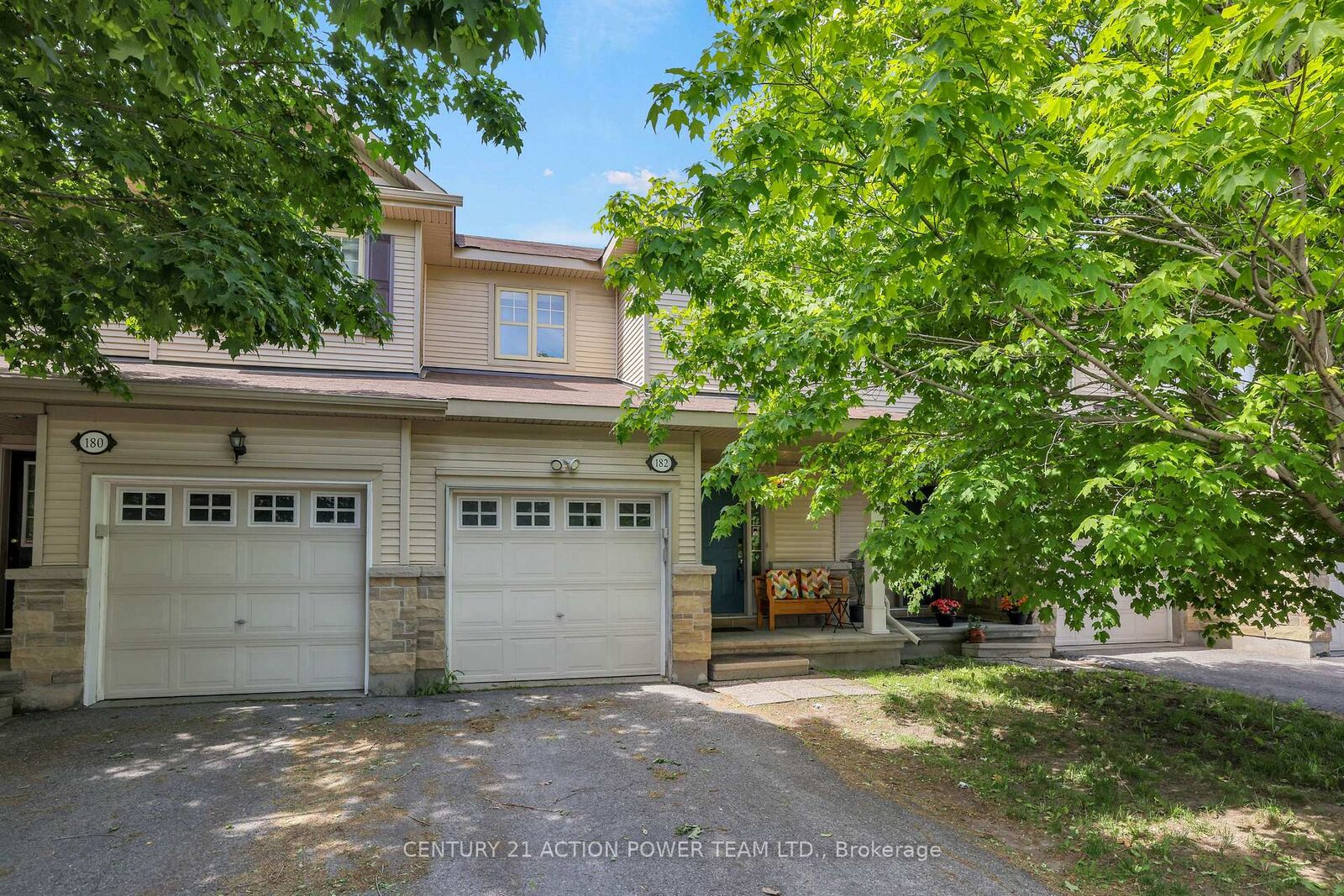 Property Photo:  182 Prem Circle  ON K2J 0C4 