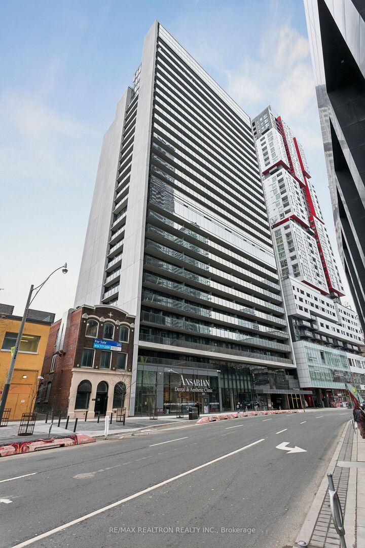 Property Photo: 330 Richmond Street W 307 ON M5V 1X2